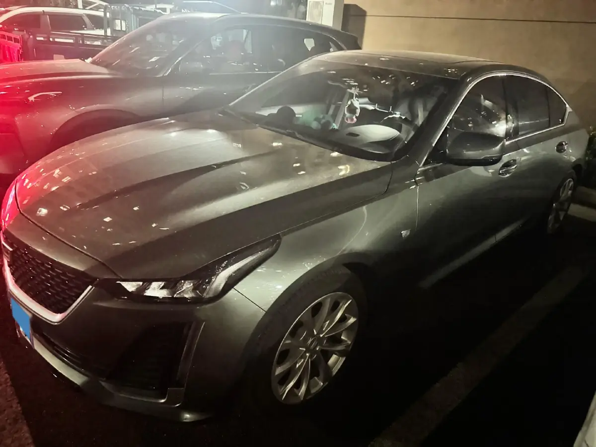 2023 Cadillac CT5 2.0T 237HP L4 10AT