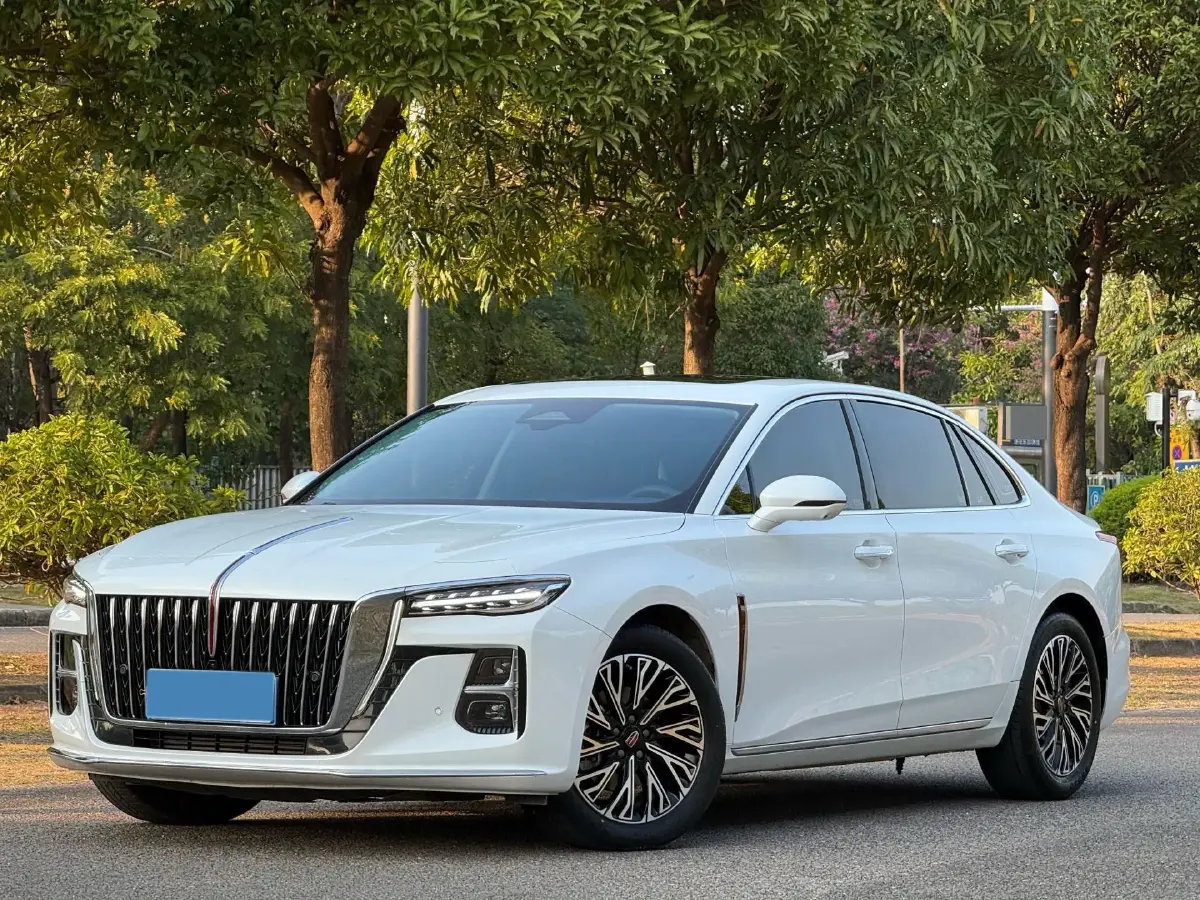 2024 HongQi H5 2.0T 224HP L4 8AT