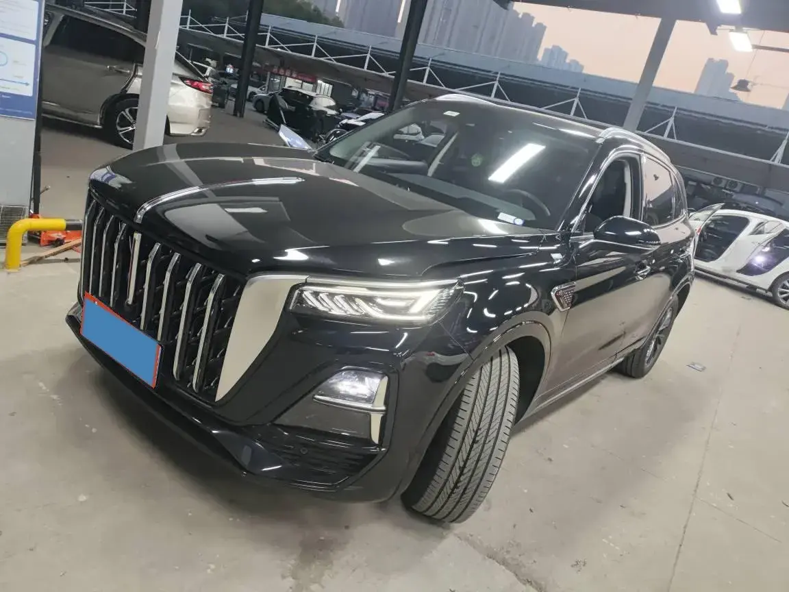 2025 HongQi HS5 2.0T 252HP L4 8AT