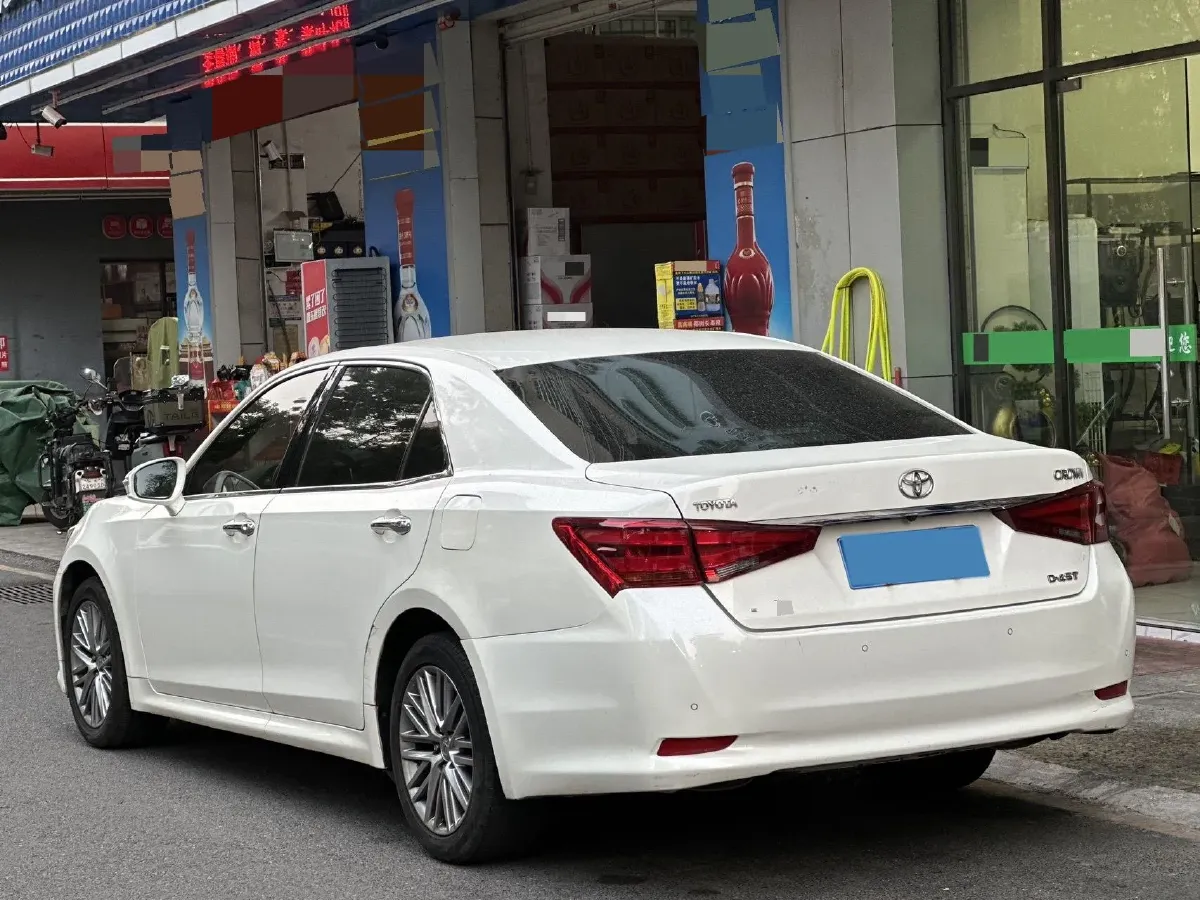 2017 Toyota Crown 2.0T 235HP L4 8AT,autocango,china used car exporter,china ev exporter,chinese used car exporter,chinese used ev exporter