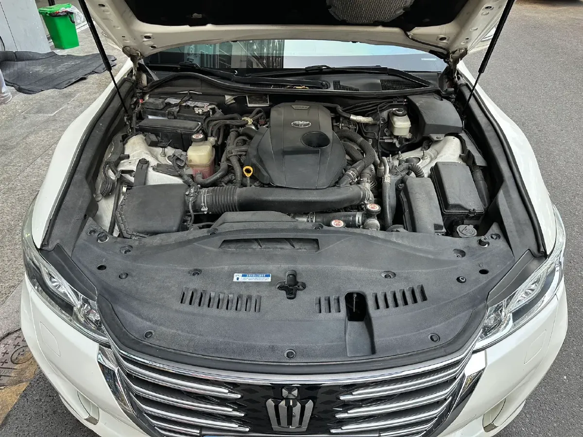2017 Toyota Crown 2.0T 235HP L4 8AT,autocango,china used car exporter,china ev exporter,chinese used car exporter,chinese used ev exporter