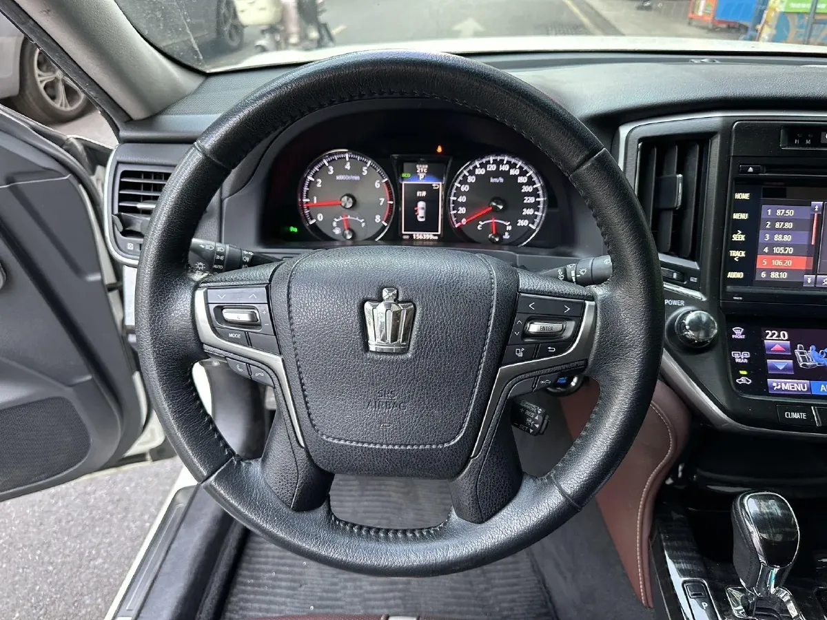 2017 Toyota Crown 2.0T 235HP L4 8AT,autocango,china used car exporter,china ev exporter,chinese used car exporter,chinese used ev exporter