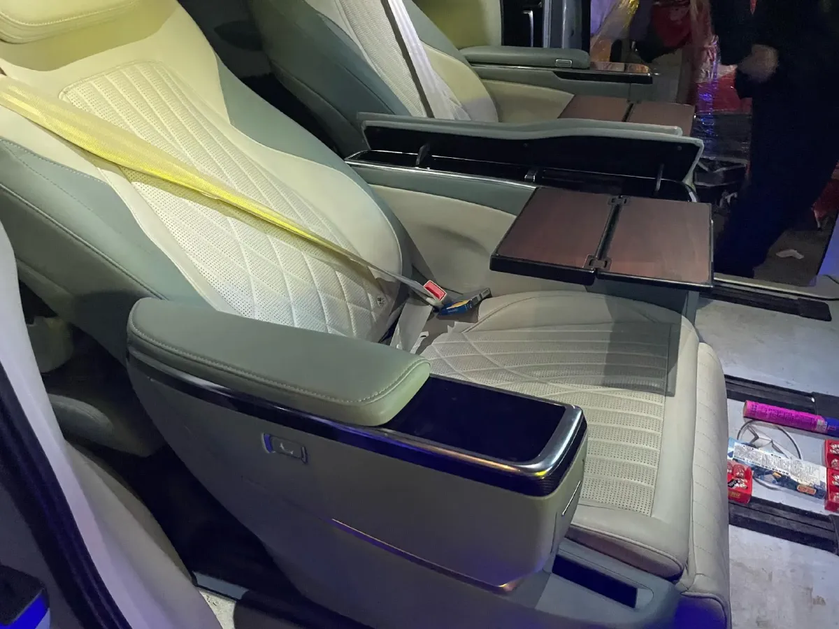 2022 MAXUS G90 2.0T 234HP L4 8AT,autocango,china used car exporter,china ev exporter,chinese used car exporter,chinese used ev exporter