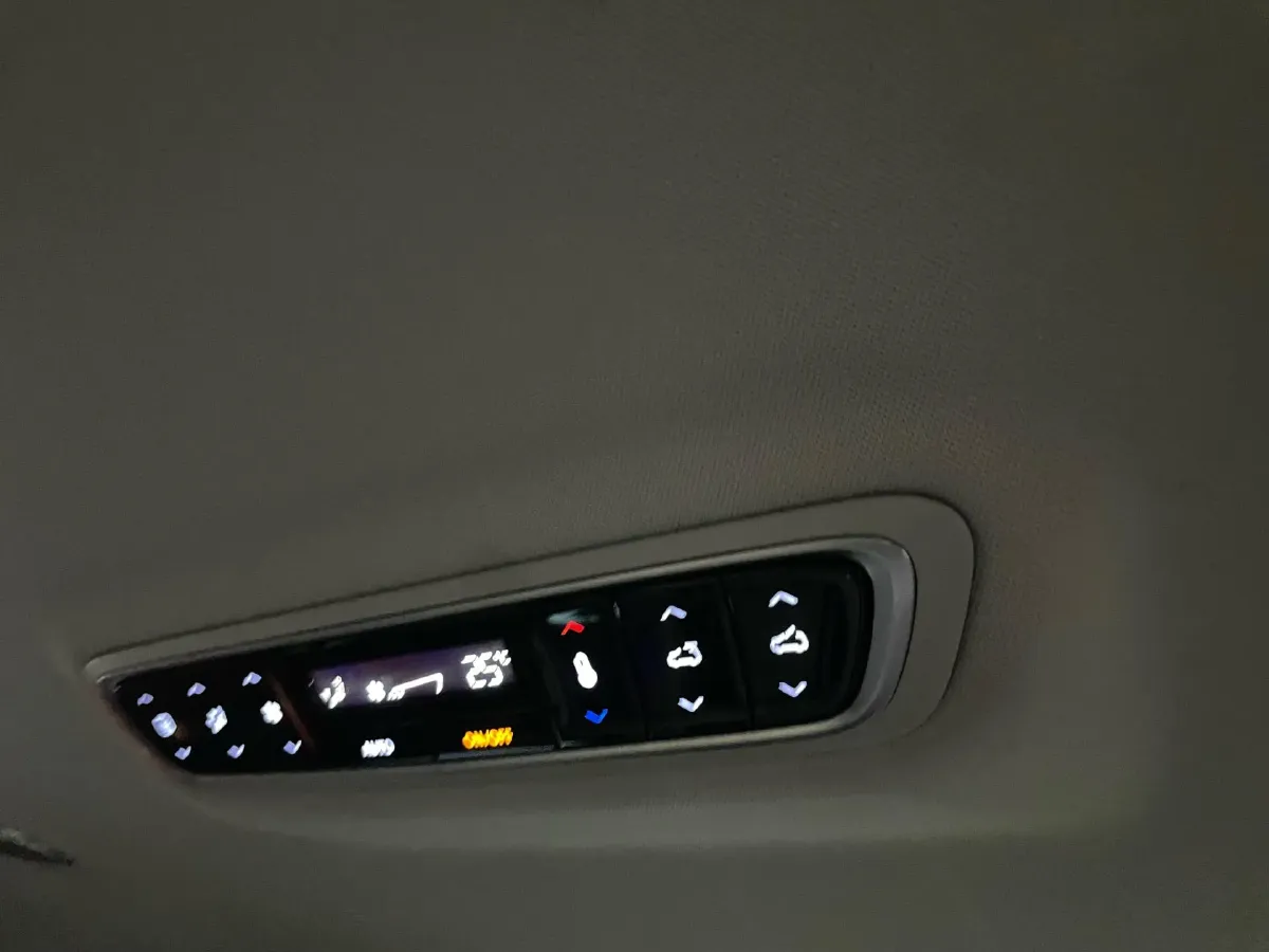 2022 MAXUS G90 2.0T 234HP L4 8AT,autocango,china used car exporter,china ev exporter,chinese used car exporter,chinese used ev exporter