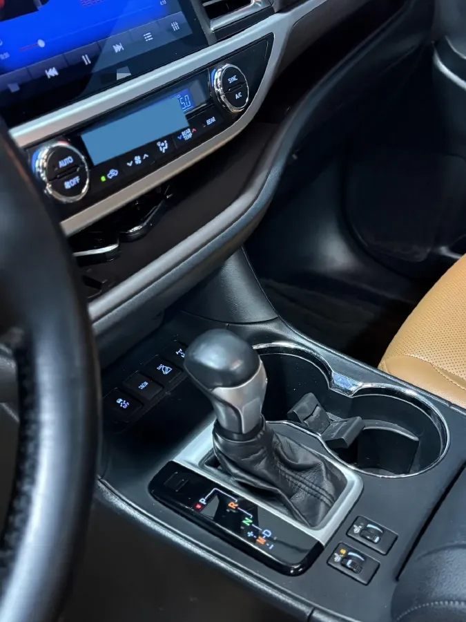 2019 HanTeng V7 1.5T 156HP L4 6AT,autocango,china used car exporter,china ev exporter,chinese used car exporter,chinese used ev exporter