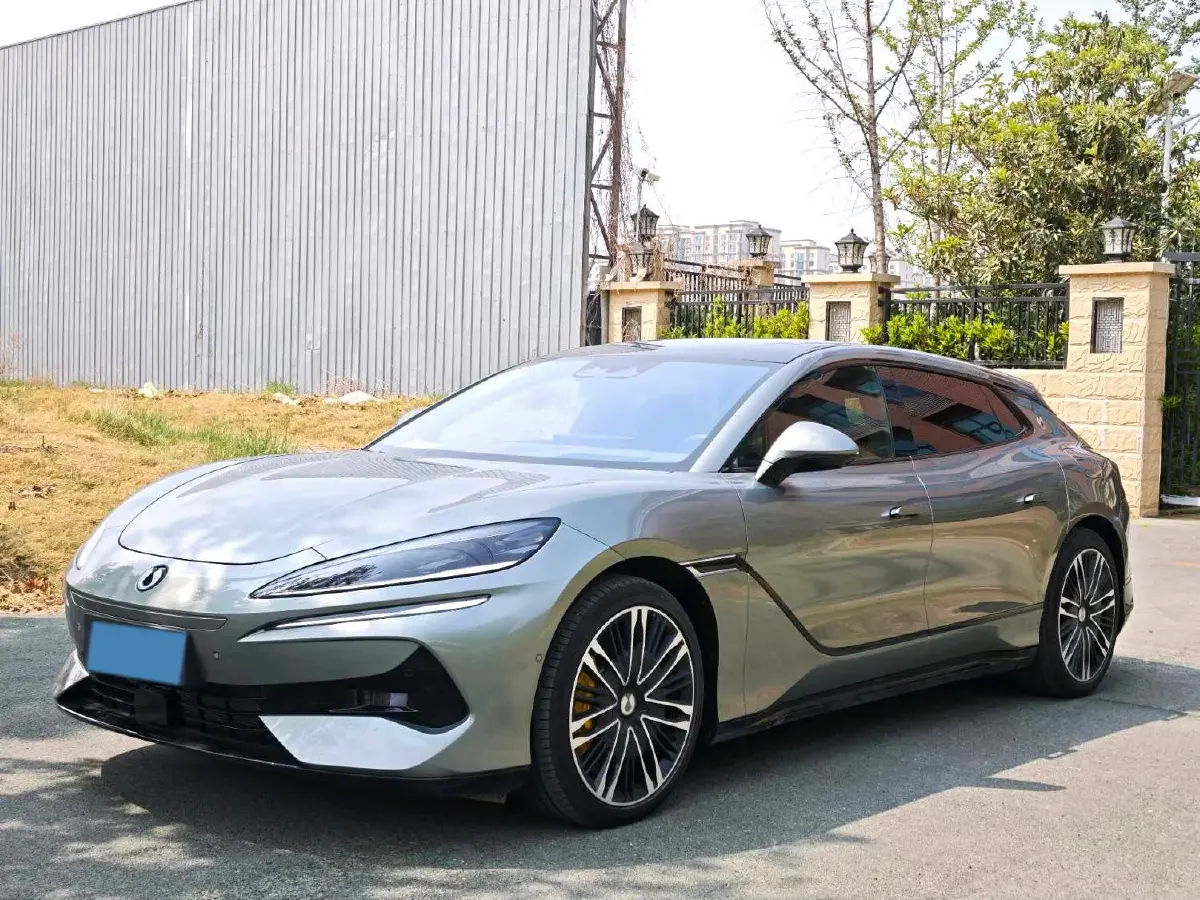 2024 Denza DenzaZ9GT 2.0T 207HP L4 E-CVT PHEV 38.5KWH