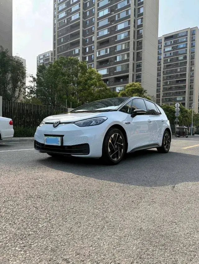 2023 Volkswagen ID.3 BEV 52.8KWH