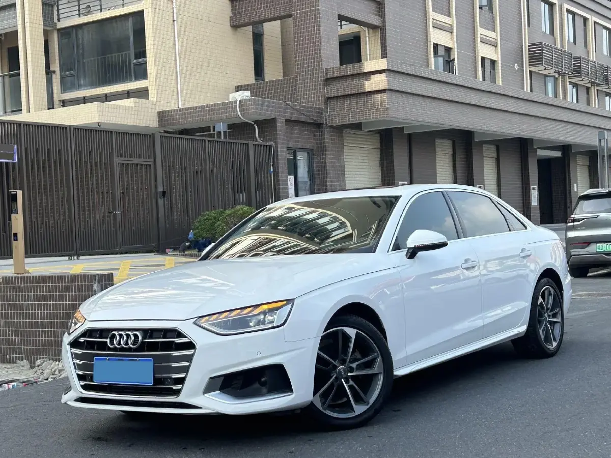 2020 Audi A4L 2.0T 190HP L4 7DCT