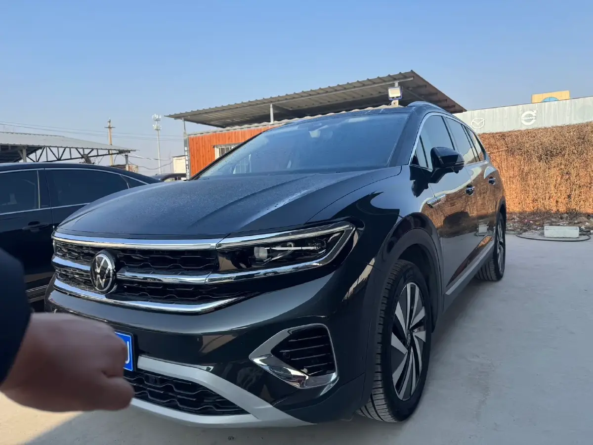 2022 Volkswagen Talagon 2.0T 220HP L4 7DCT