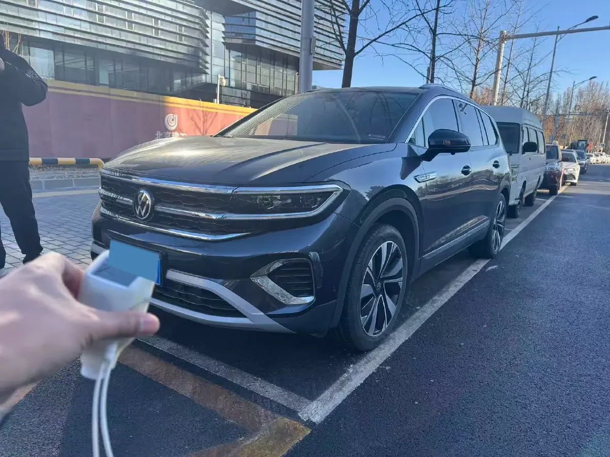 2022 Volkswagen Talagon 2.0T 220HP L4 7DCT