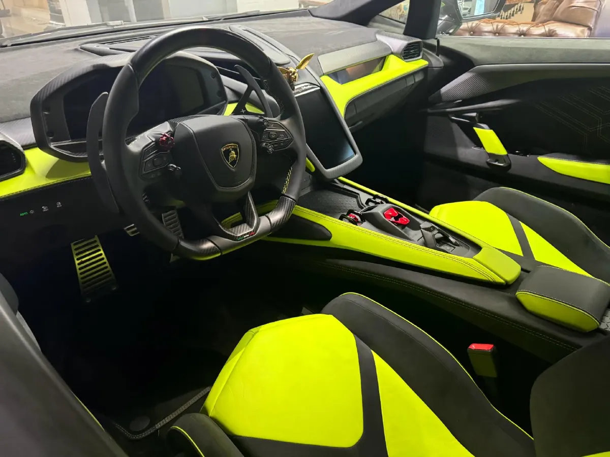 2023 Lamborghini Revuelto 6.5L 826HP V12 8DCT PHEV 3.8KWH,autocango,china used car exporter,china ev exporter,chinese used car exporter,chinese used ev exporter