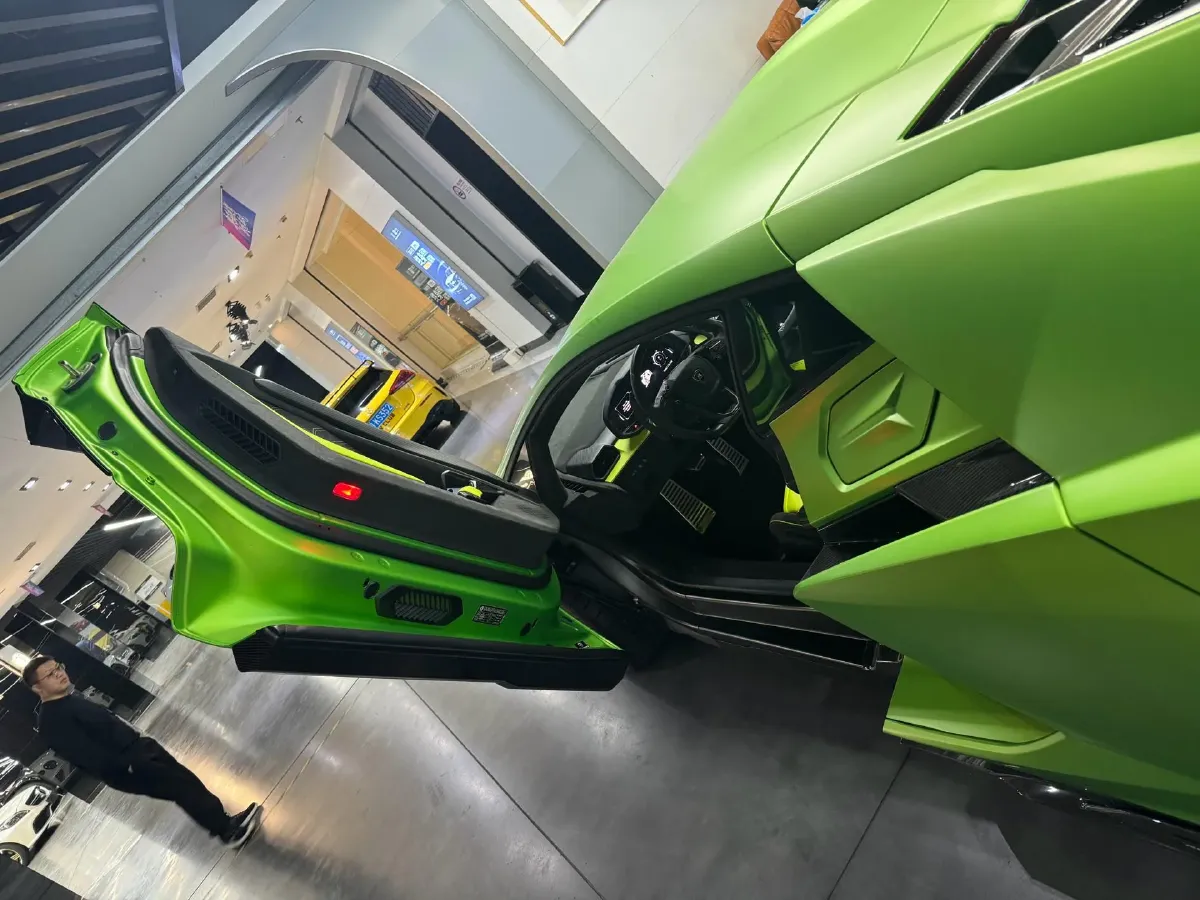 2023 Lamborghini Revuelto 6.5L 826HP V12 8DCT PHEV 3.8KWH,autocango,china used car exporter,china ev exporter,chinese used car exporter,chinese used ev exporter