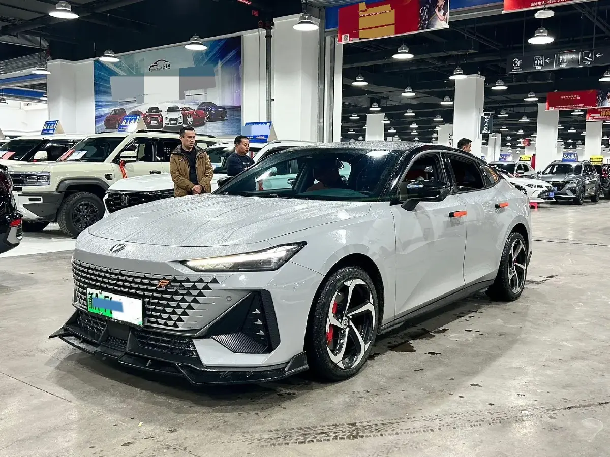 2023 ChangAn UNI-V iDD 1.5T 170HP L4 6TCT PHEV 18.4KWH