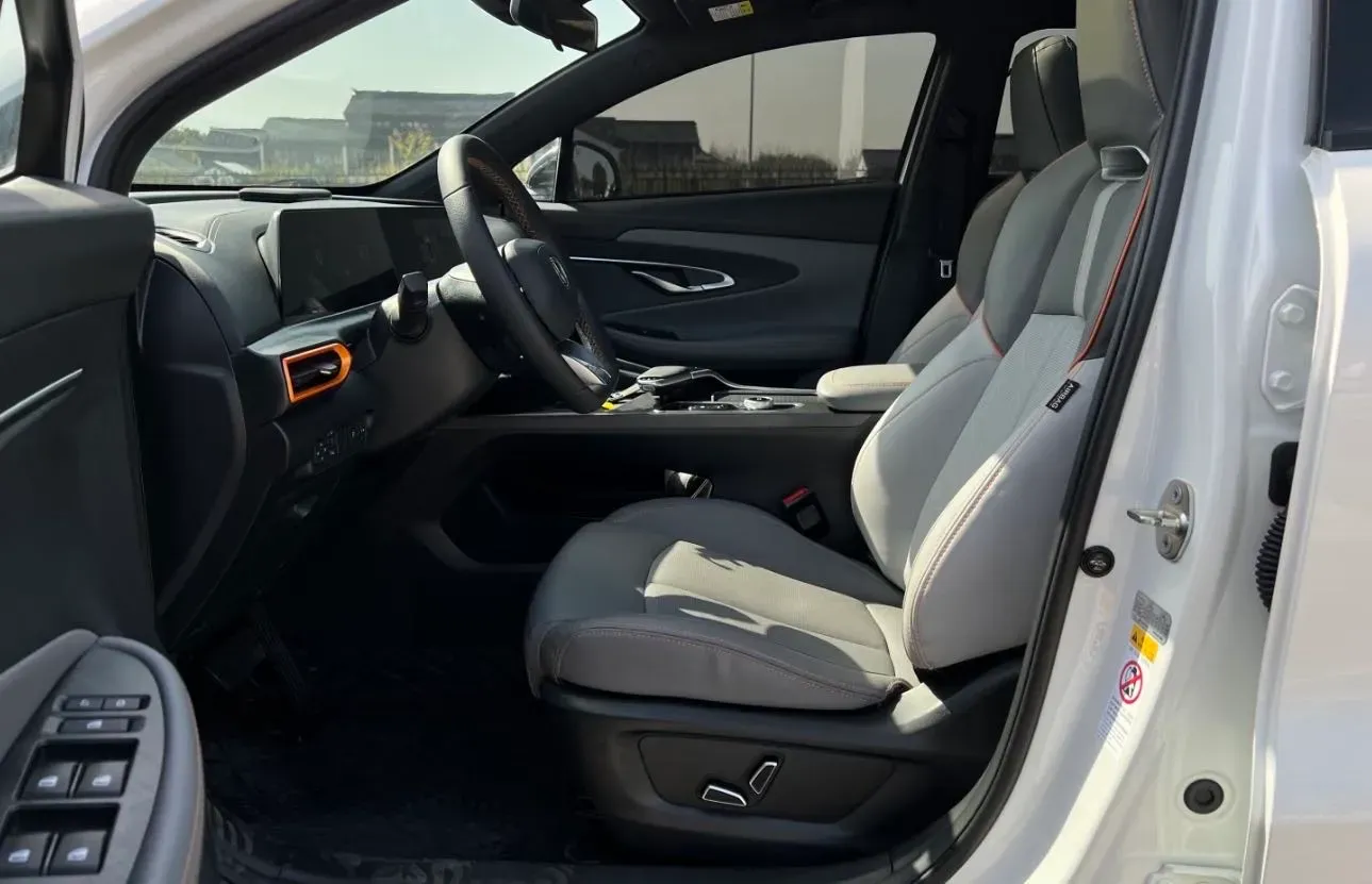 2022 ChangAn UNI-T 1.5T 188HP L4 7DCT,autocango,china used car exporter,china ev exporter,chinese used car exporter,chinese used ev exporter