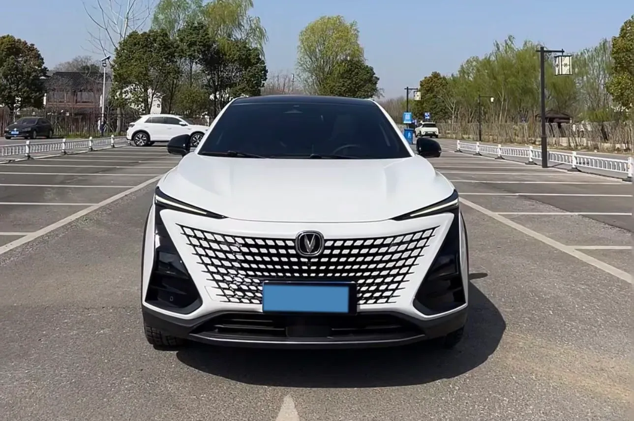 2022 ChangAn UNI-T 1.5T 188HP L4 7DCT,autocango,china used car exporter,china ev exporter,chinese used car exporter,chinese used ev exporter