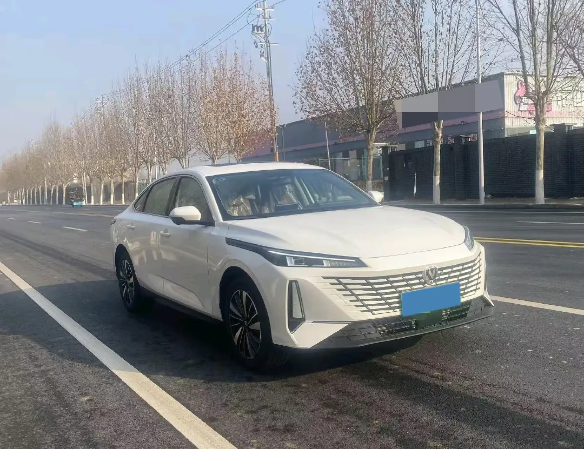 2025 ChangAn EadoPHEV 1.5L 98HP L4 E-CVT PHEV,autocango,china used car exporter,china ev exporter,chinese used car exporter,chinese used ev exporter