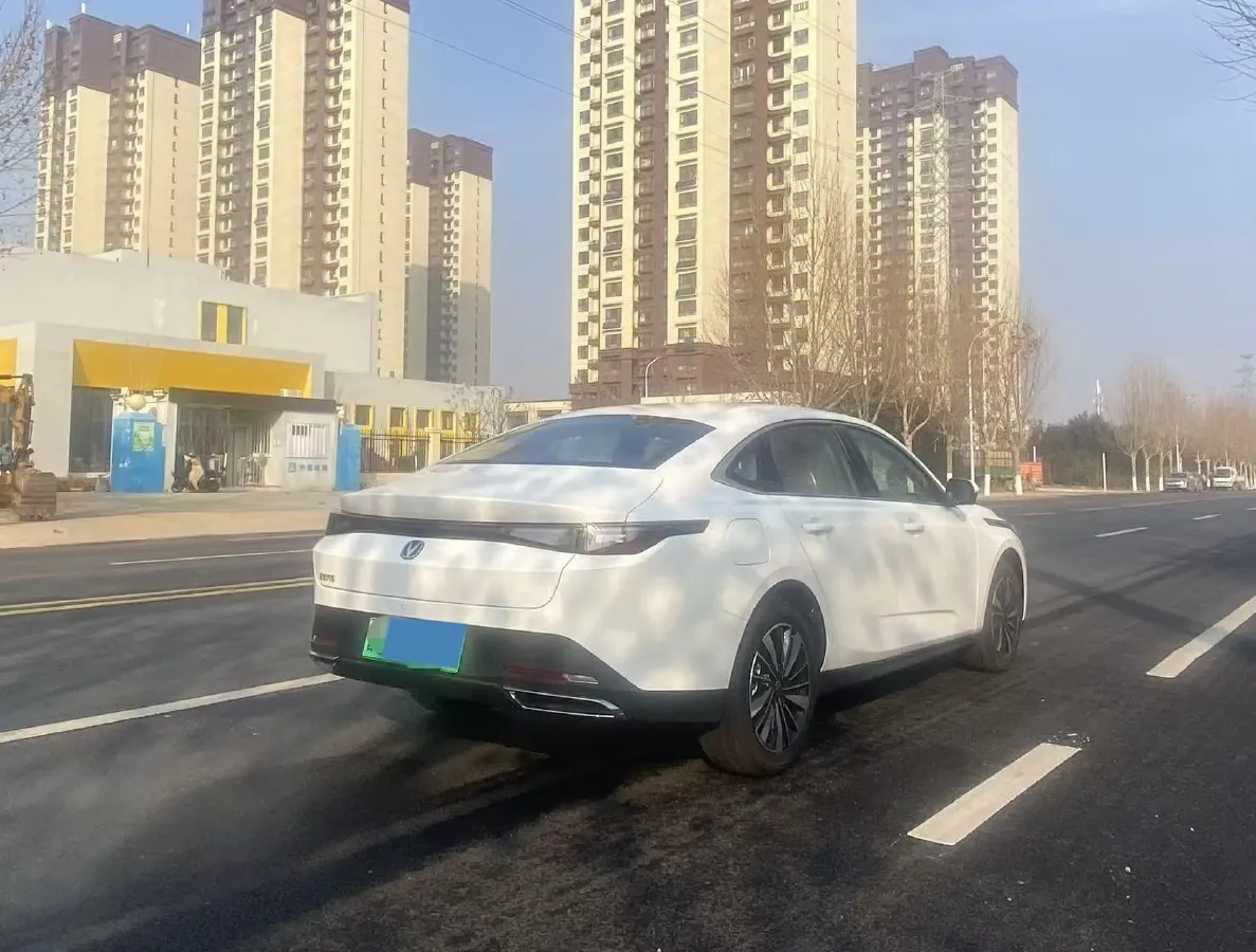 2025 ChangAn EadoPHEV 1.5L 98HP L4 E-CVT PHEV,autocango,china used car exporter,china ev exporter,chinese used car exporter,chinese used ev exporter