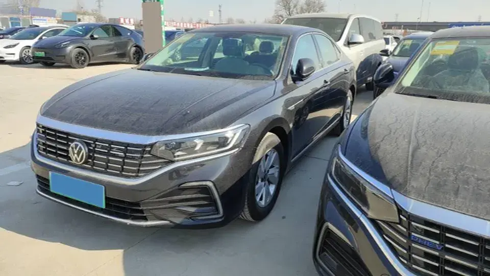 2025 Volkswagen Passat 1.4T 150HP L4 7DCT