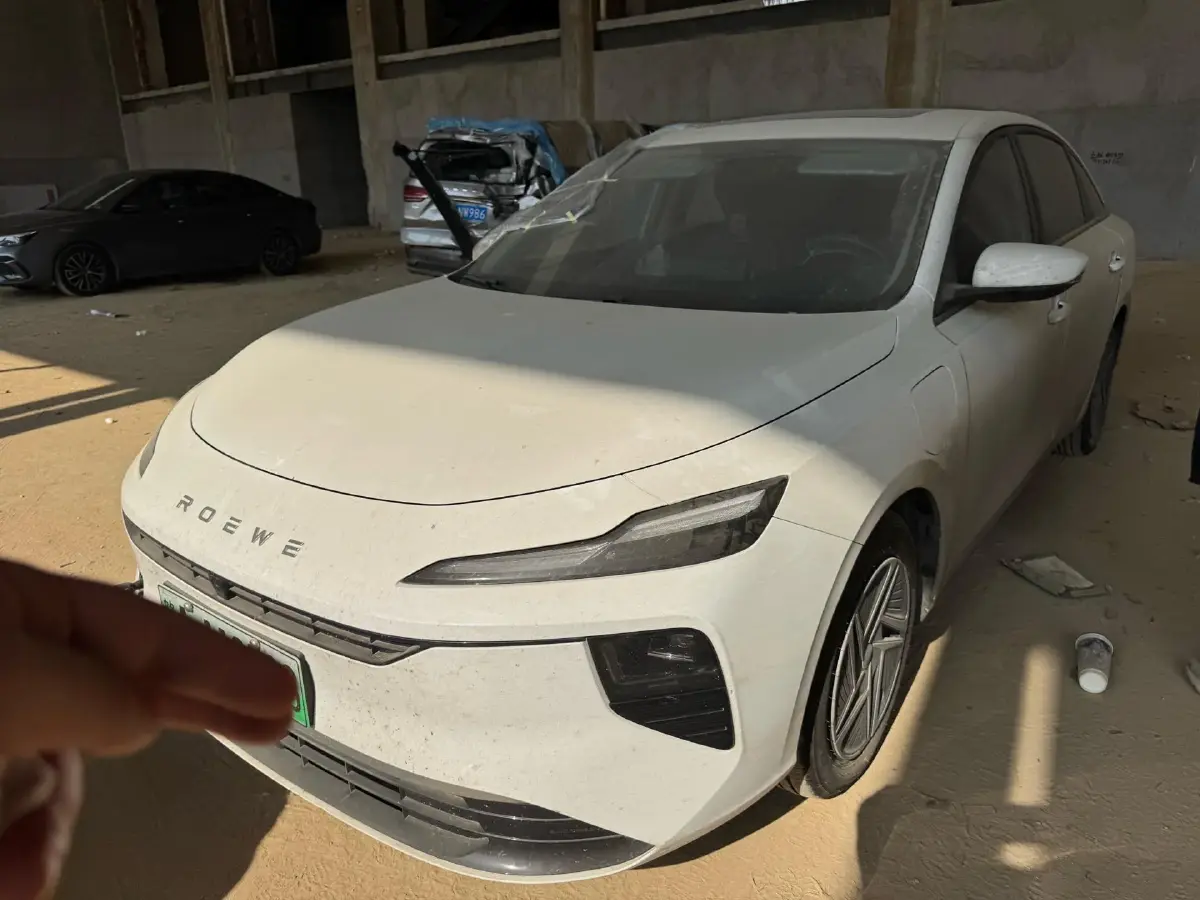2025 Roewe D6 BEV
