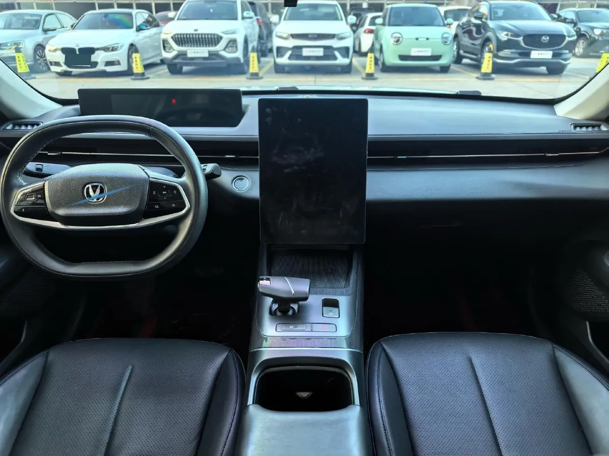 2023 ChangAn Lamore 1.5T 170HP L4 7DCT,autocango,china used car exporter,china ev exporter,chinese used car exporter,chinese used ev exporter