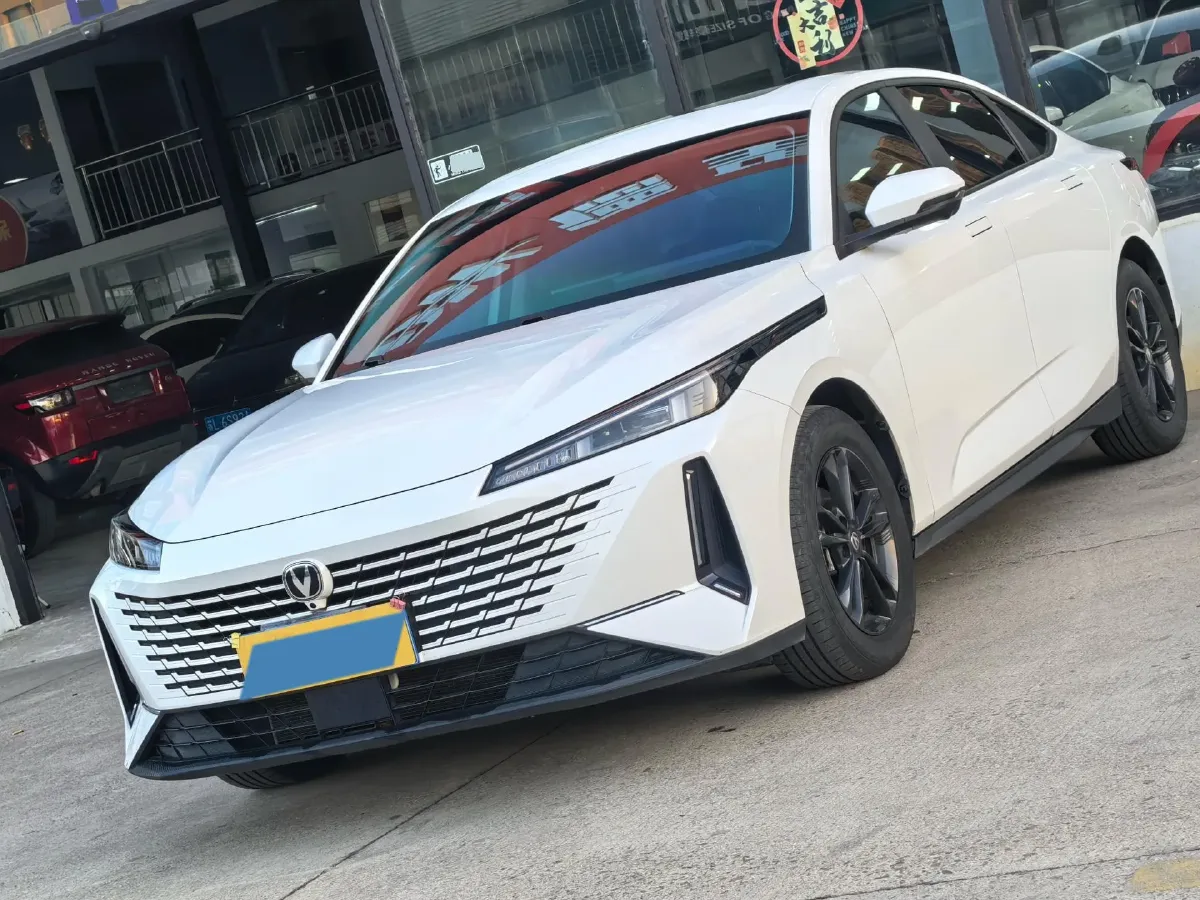 2023 ChangAn Lamore 1.5T 170HP L4 7DCT,autocango,china used car exporter,china ev exporter,chinese used car exporter,chinese used ev exporter