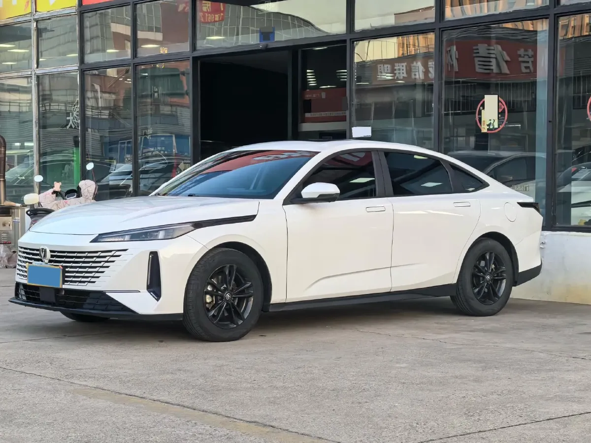 2023 ChangAn Lamore 1.5T 170HP L4 7DCT,autocango,china used car exporter,china ev exporter,chinese used car exporter,chinese used ev exporter