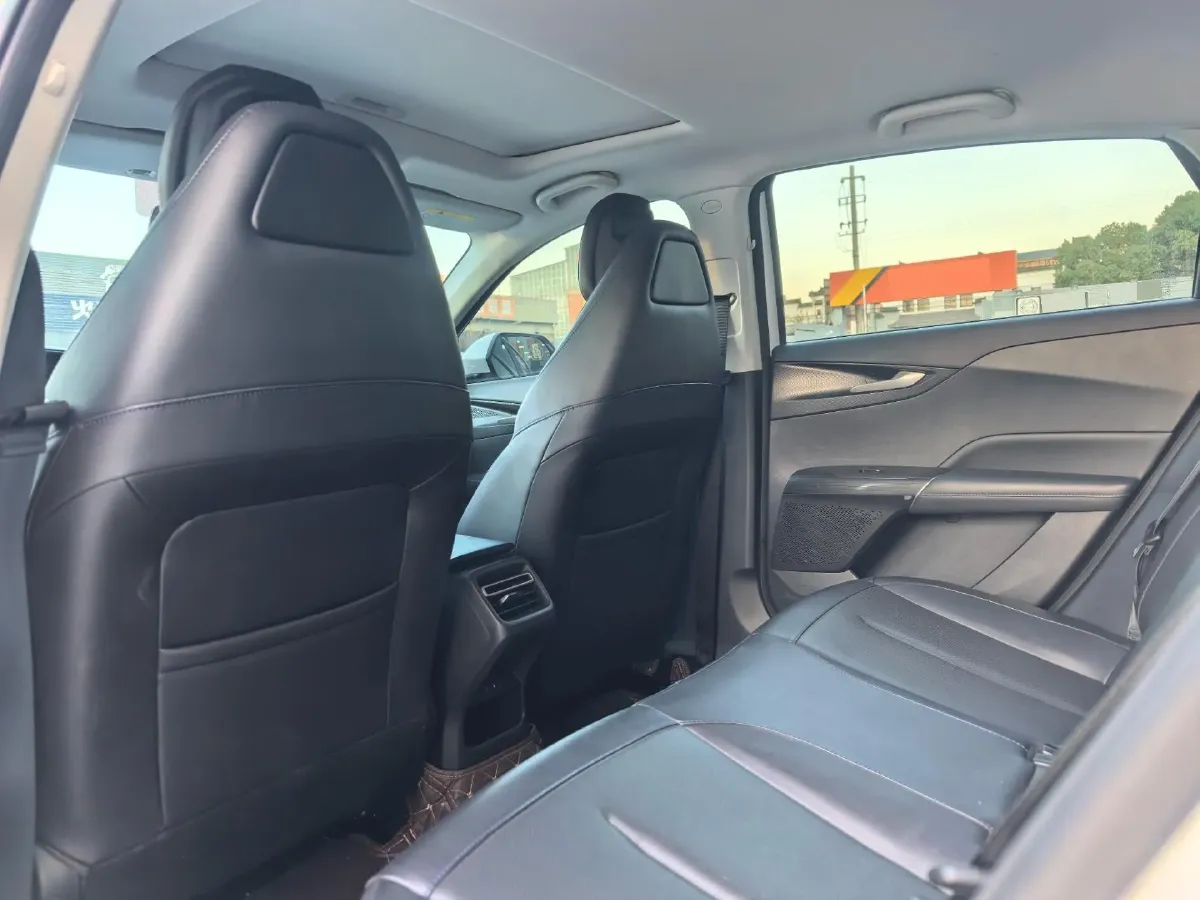 2023 ChangAn Lamore 1.5T 170HP L4 7DCT,autocango,china used car exporter,china ev exporter,chinese used car exporter,chinese used ev exporter