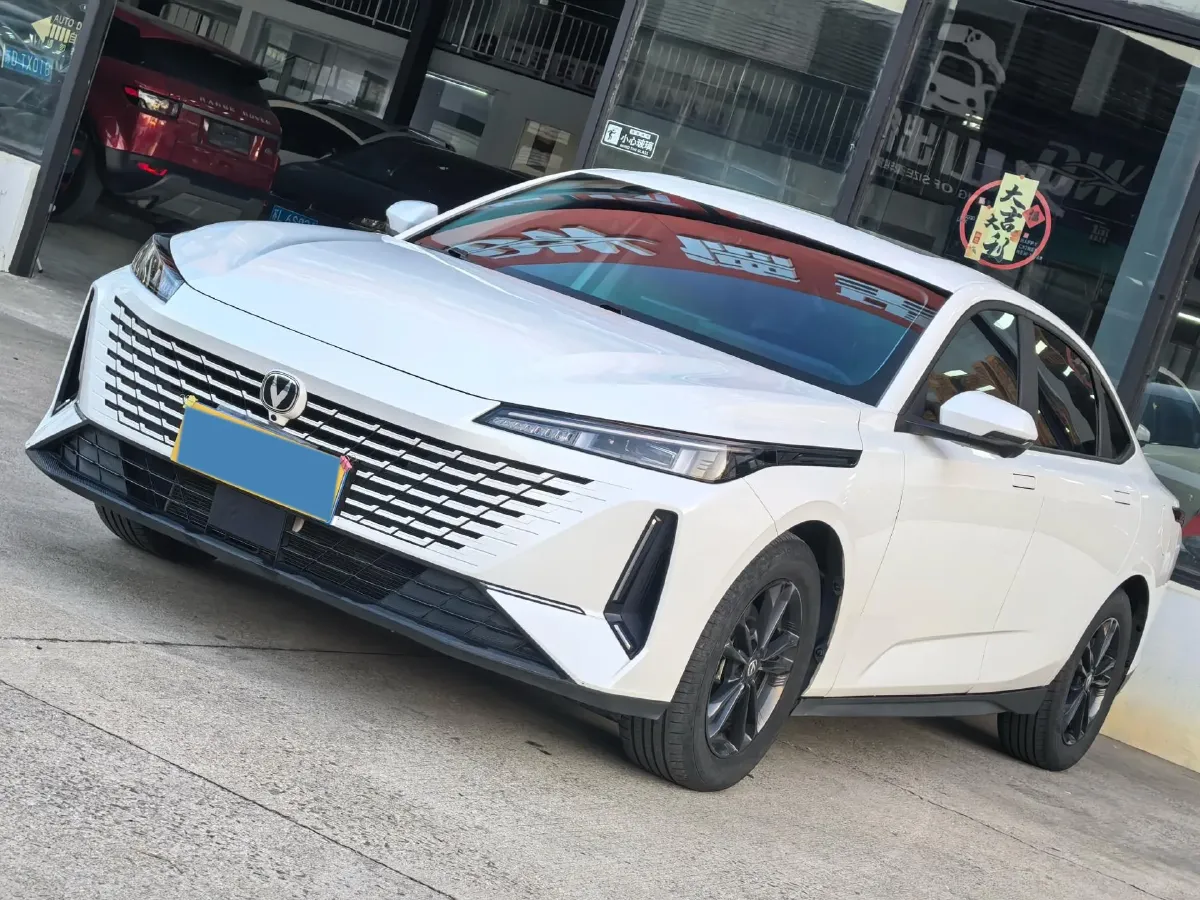 2023 ChangAn Lamore 1.5T 170HP L4 7DCT,autocango,china used car exporter,china ev exporter,chinese used car exporter,chinese used ev exporter