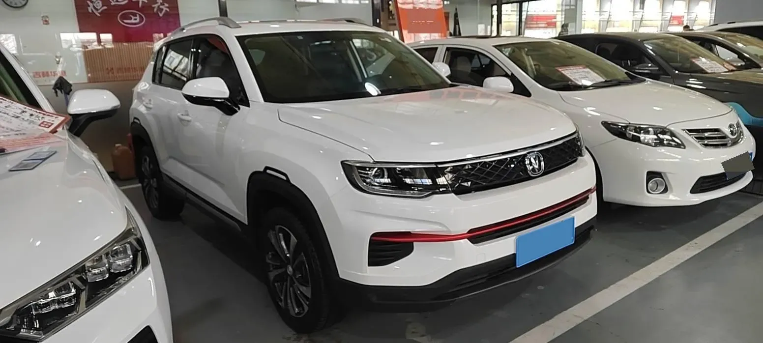 2021 ChangAn CS35 Plus 1.6L 128HP L4 5MT,autocango,china used car exporter,china ev exporter,chinese used car exporter,chinese used ev exporter