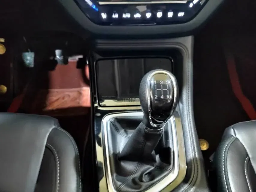 2021 ChangAn CS35 Plus 1.6L 128HP L4 5MT,autocango,china used car exporter,china ev exporter,chinese used car exporter,chinese used ev exporter