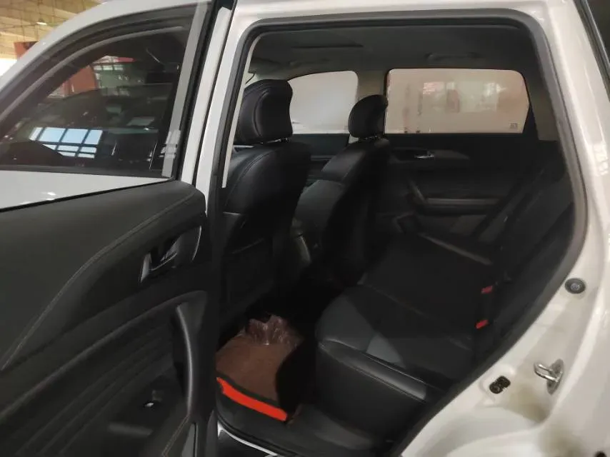 2021 ChangAn CS35 Plus 1.6L 128HP L4 5MT,autocango,china used car exporter,china ev exporter,chinese used car exporter,chinese used ev exporter