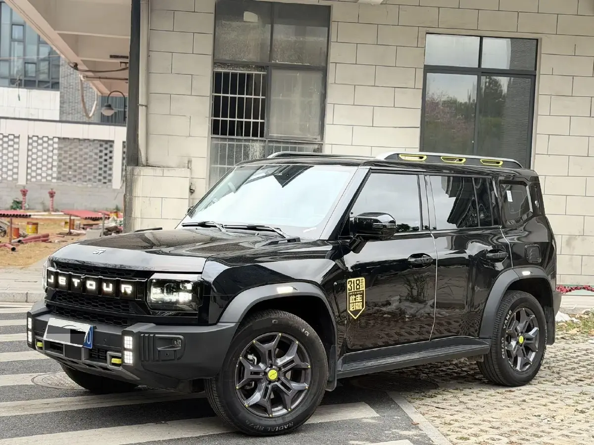 2023 Jetour Traveller 2.0T 254HP L4 7DCT