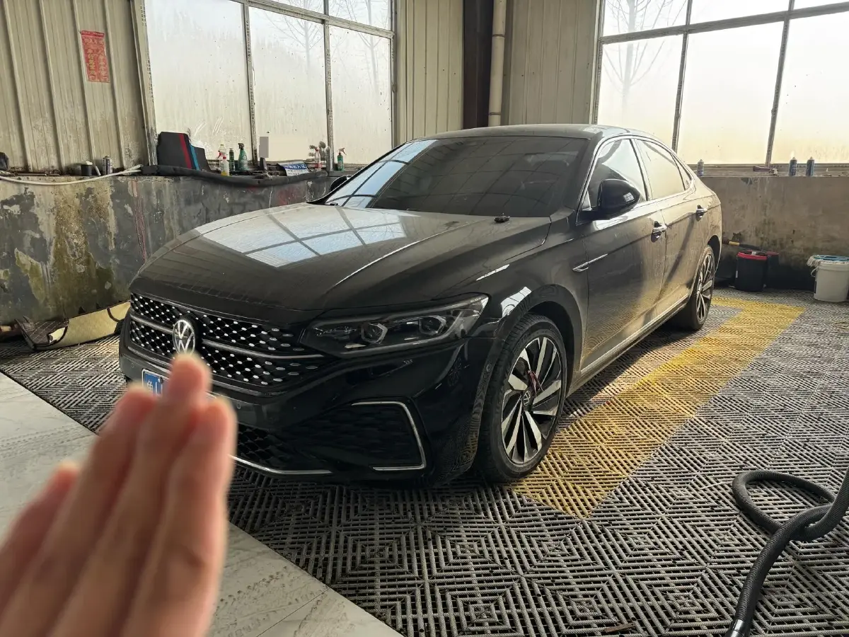 2021 Volkswagen Passat 2.0T 186HP L4 7DCT