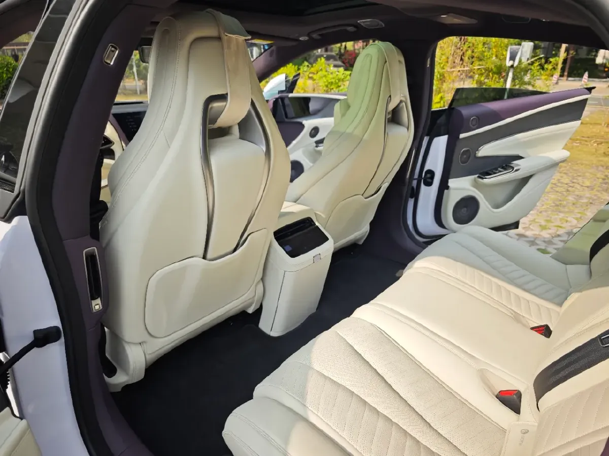 2025 YangWang U7 BEV 135.5KWH,autocango,china used car exporter,china ev exporter,chinese used car exporter,chinese used ev exporter