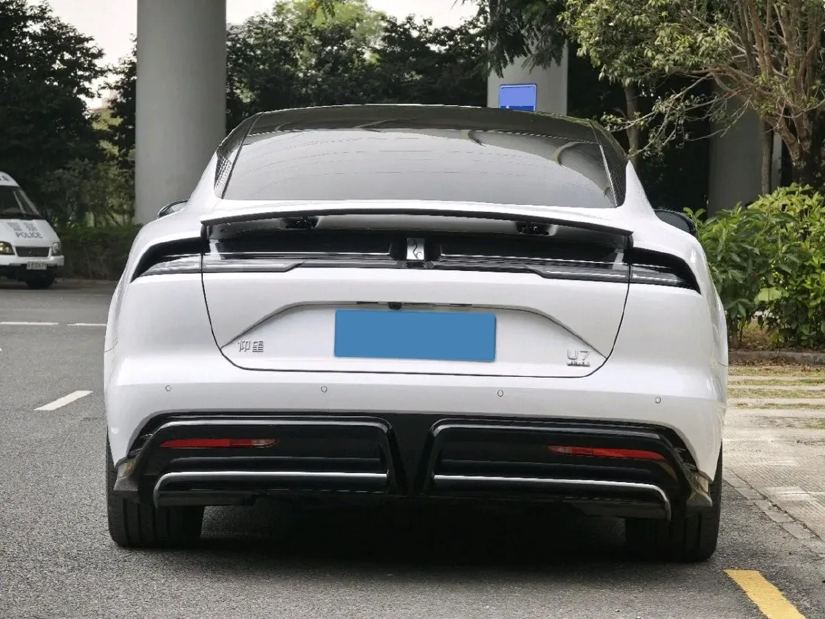 2025 YangWang U7 BEV 135.5KWH,autocango,china used car exporter,china ev exporter,chinese used car exporter,chinese used ev exporter
