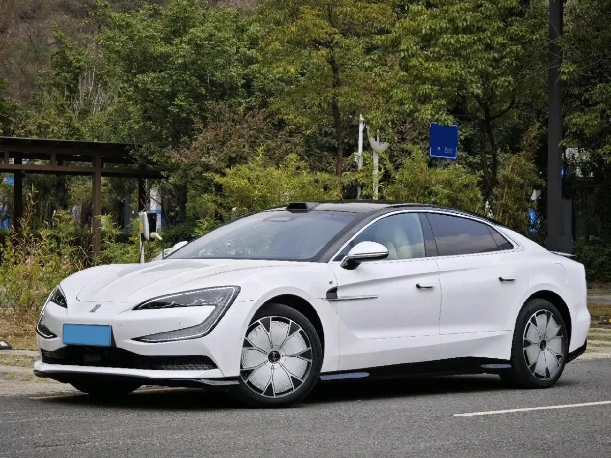 2025 YangWang U7 BEV 135.5KWH,autocango,china used car exporter,china ev exporter,chinese used car exporter,chinese used ev exporter