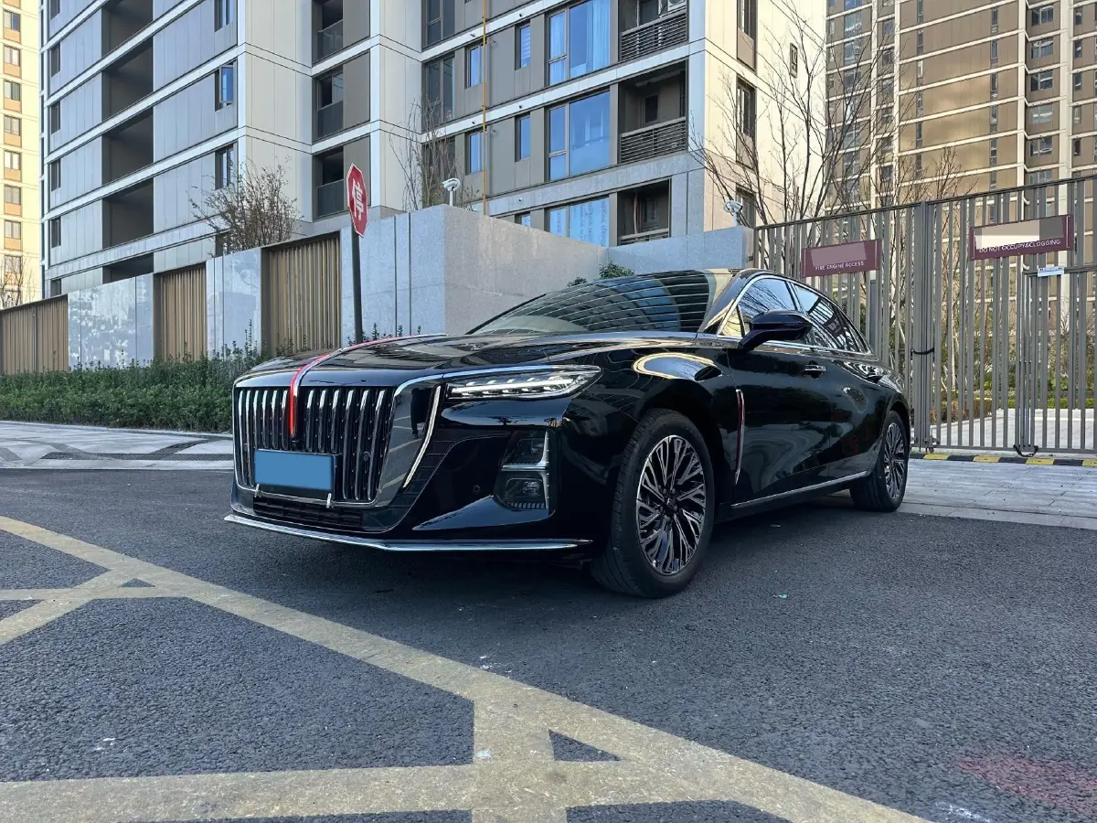 2024 HongQi H5 2.0T 224HP L4 8AT