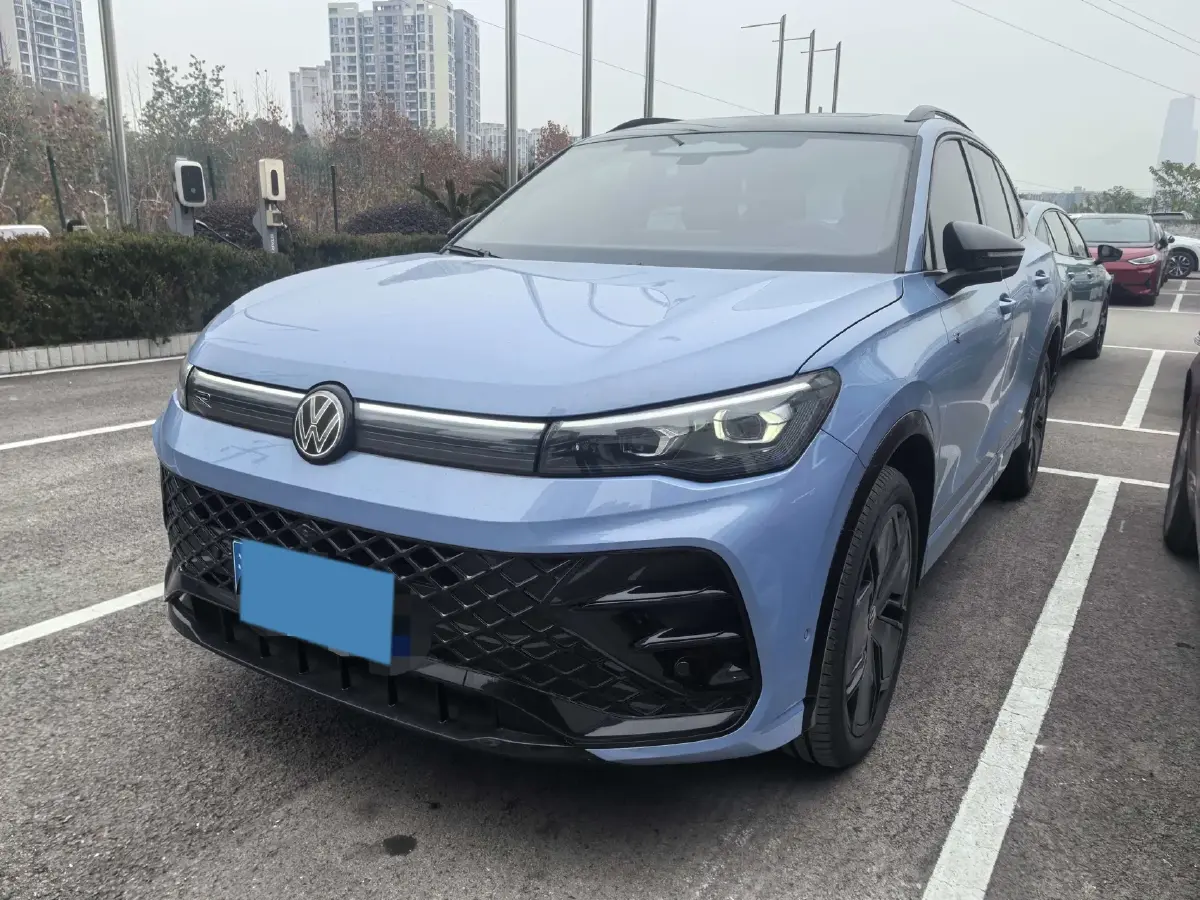 2024 Volkswagen Tiguan L 2.0T 220HP L4 7DCT