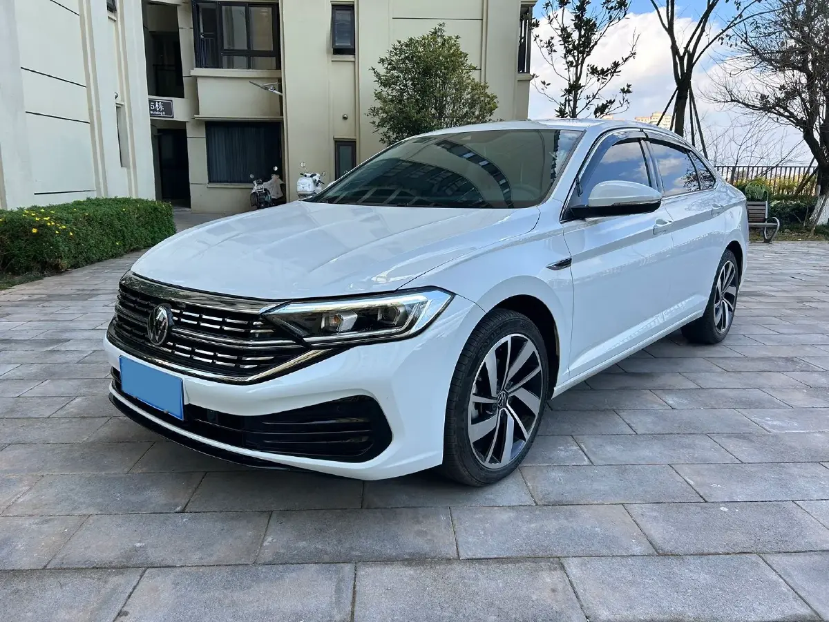 2023 Volkswagen Sagitar 1.5T 160HP L4 7DCT