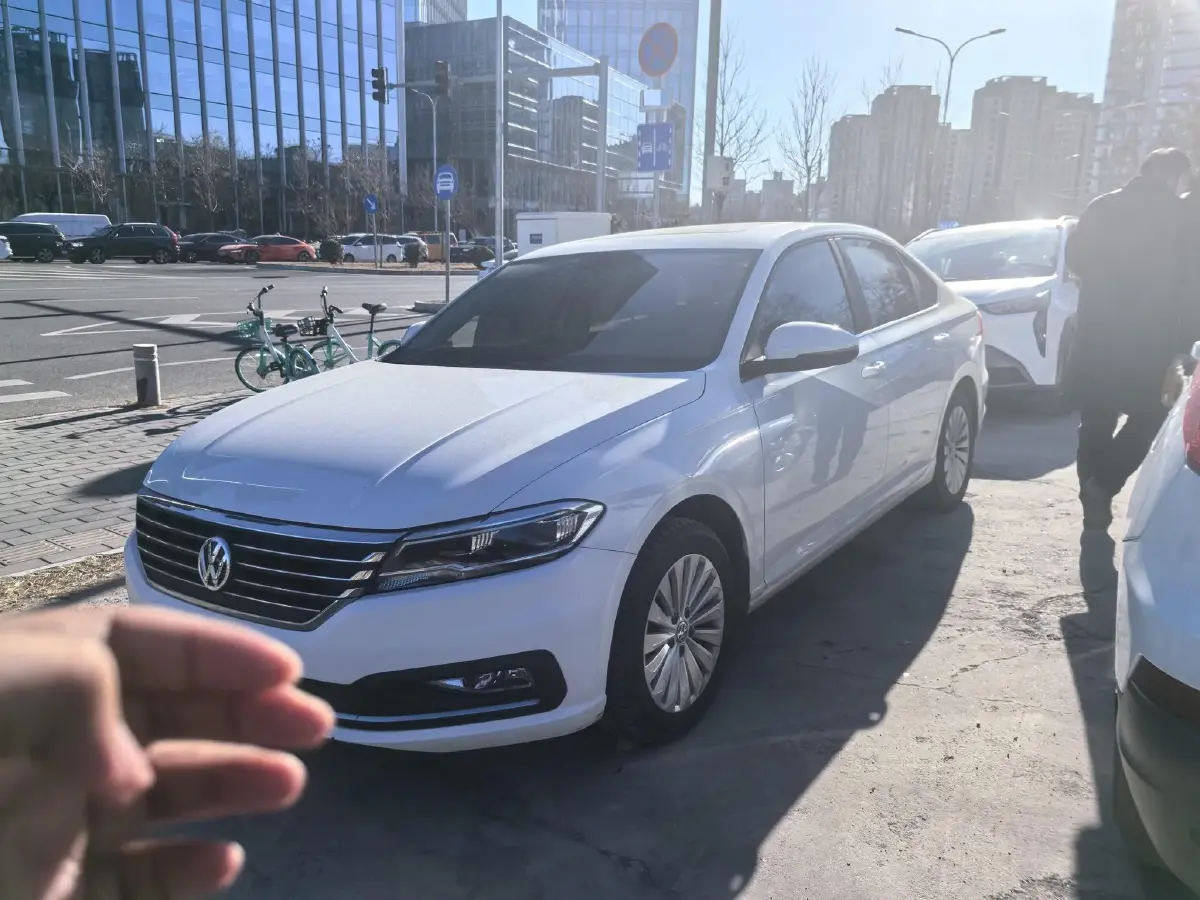 2019 Volkswagen Sagitar 1.2T 116HP L4 7DCT