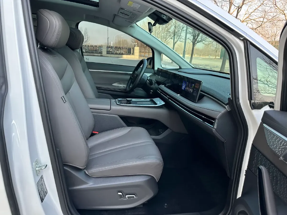 2024 MAXUS DaJia 7 1.5T 150HP L4 1DHT PHEV 39.7KWH,autocango,china used car exporter,china ev exporter,chinese used car exporter,chinese used ev exporter