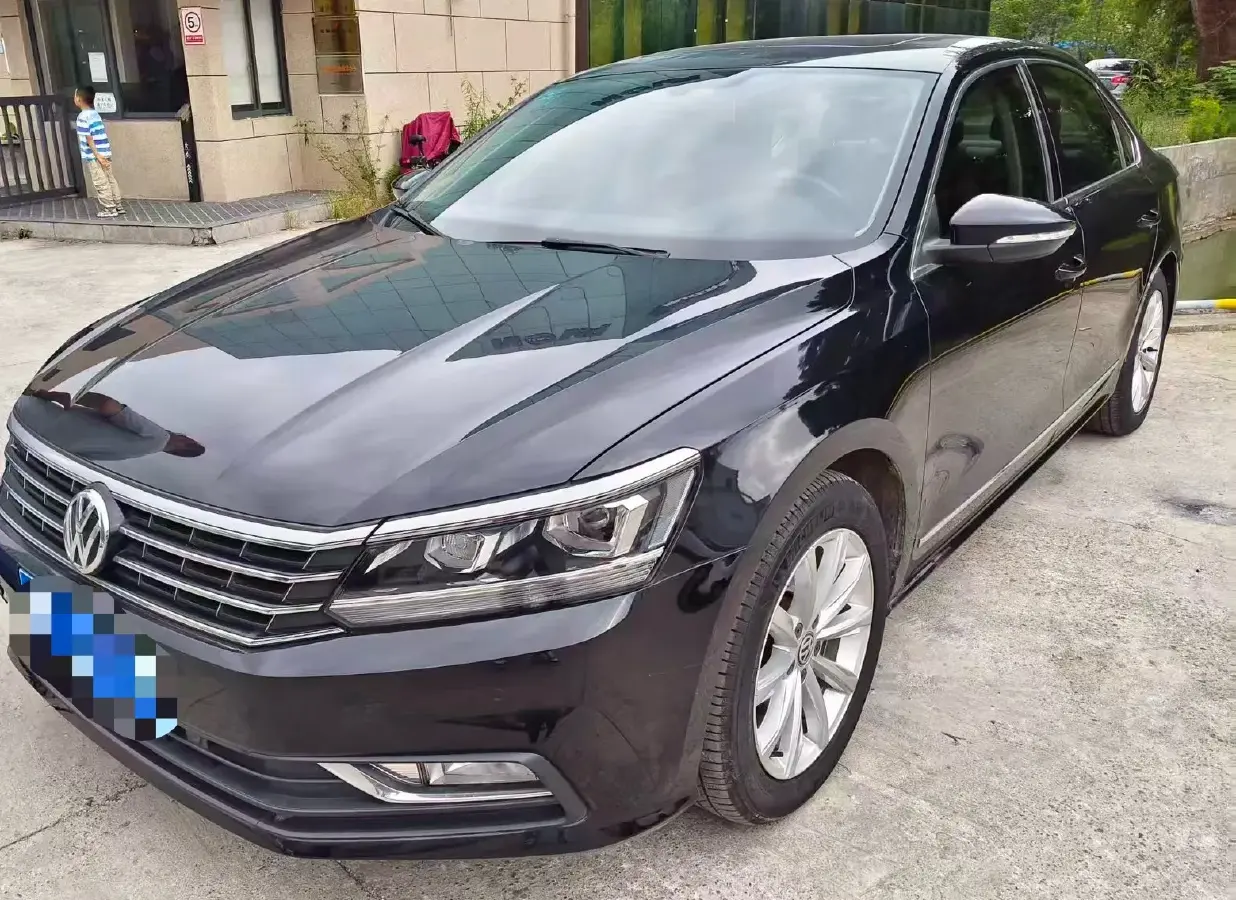 2017 Volkswagen Passat 1.8T 180HP L4 7DCT