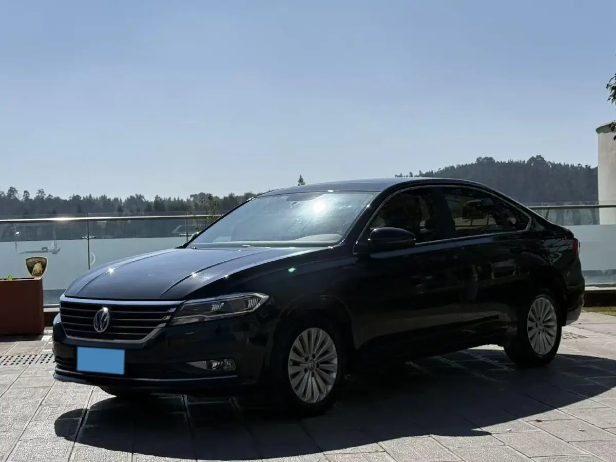 2019 Volkswagen Sagitar 1.2T 116HP L4 7DCT