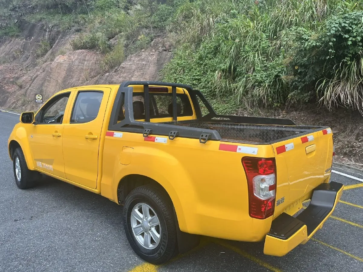 2020 Isuzu Jim 2.8T 120HP L4 5MT,autocango,china used car exporter,china ev exporter,chinese used car exporter,chinese used ev exporter