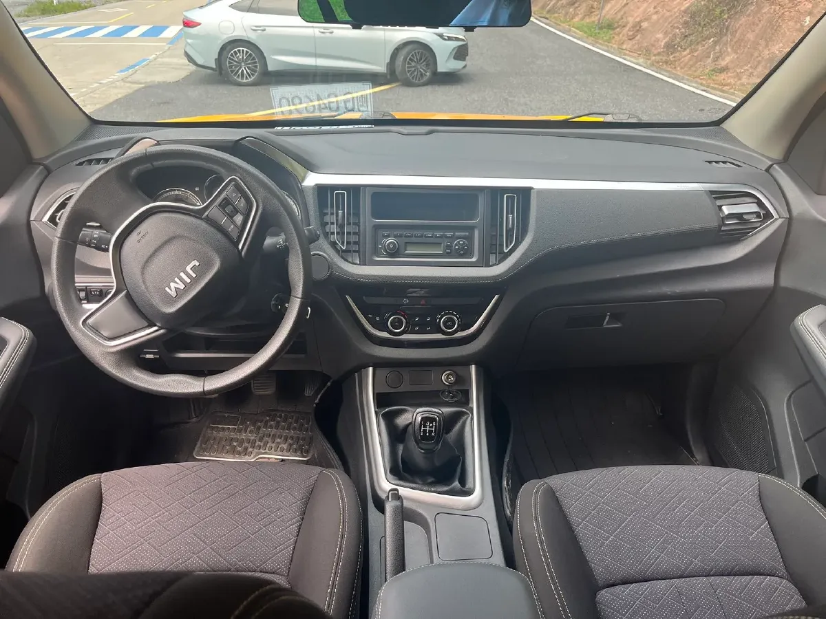 2020 Isuzu Jim 2.8T 120HP L4 5MT,autocango,china used car exporter,china ev exporter,chinese used car exporter,chinese used ev exporter