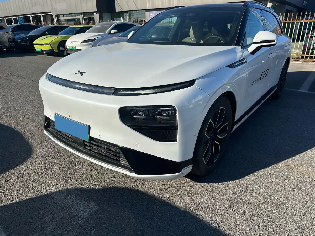 2025 Xpeng G9 BEV 79KWH