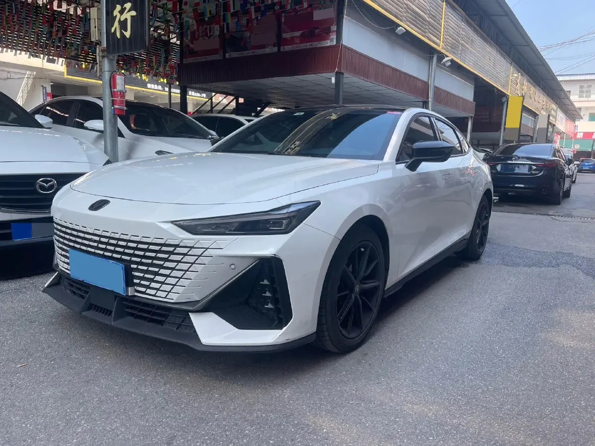 2022 ChangAn UNI-V 1.5T 188HP L4 7DCT