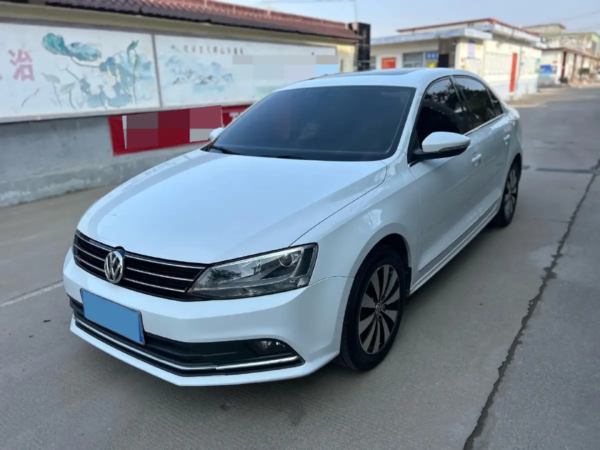 2018 Volkswagen Sagitar 1.2T 110HP L4 7DCT