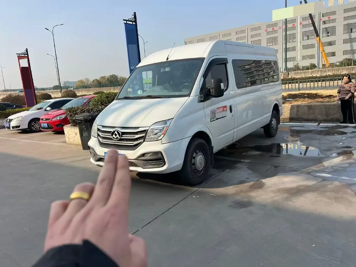 2019 MAXUS XinTu V80 2.5T 136HP L4 6MT