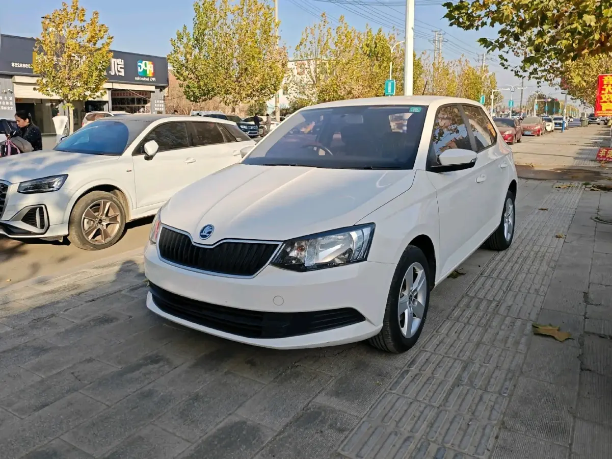 2017 Skoda Fabia 1.4L 90HP L4 6AT